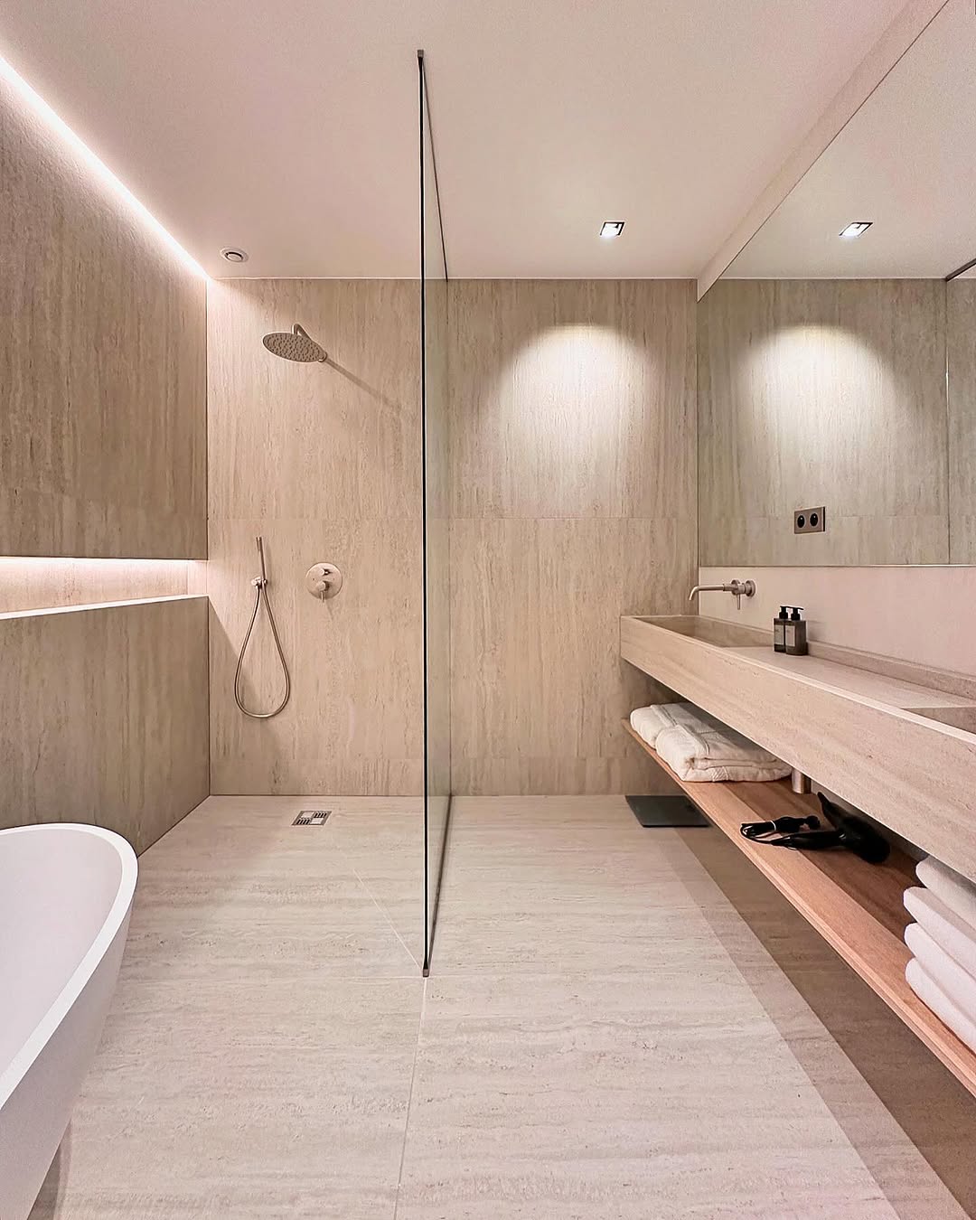 Gres porcellanato tipo travertino 60x120 beige