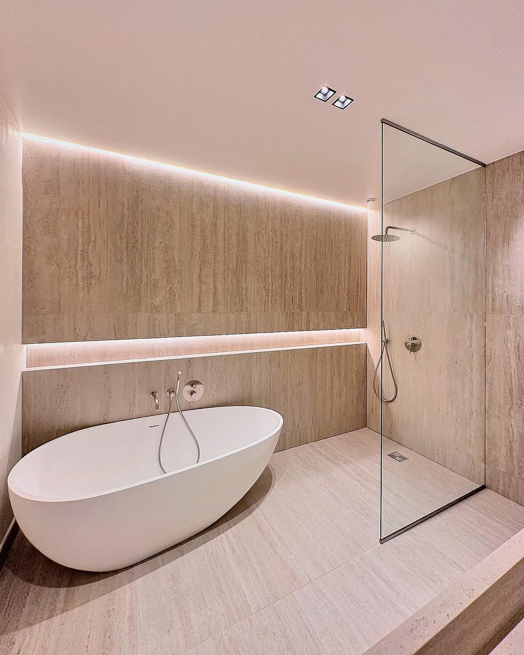 Gres porcellanato tipo travertino 60x120 beige