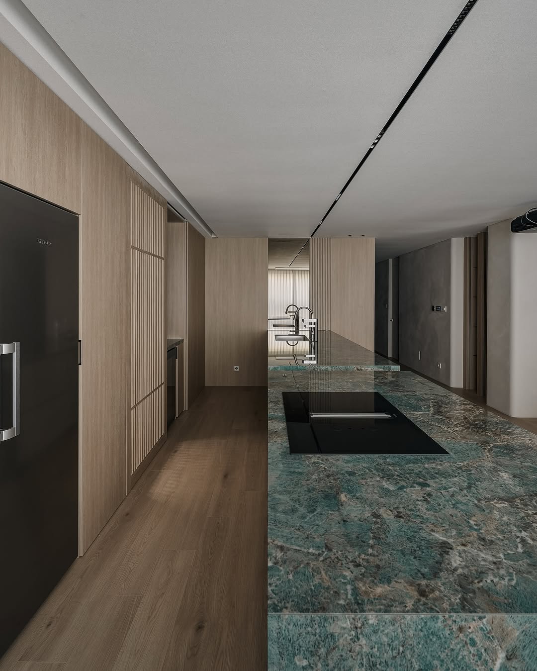 Effetto legno soft honey 20x120 + lastra amazzonite