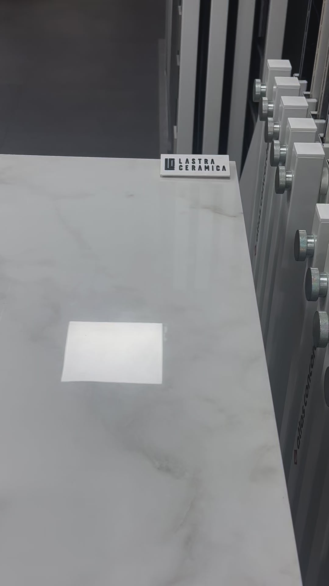 Pavimento in gres effetto marmo chiaro lucido - calacatta delicato 60x120 levigato