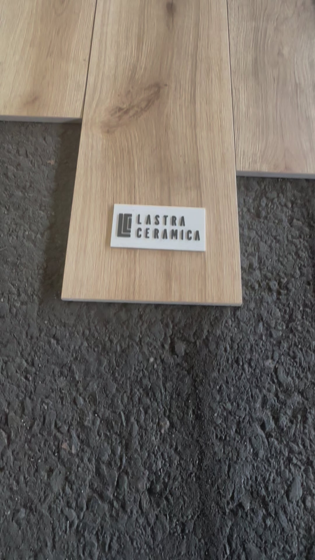 Carica il video: Gres effetto legno 18x150